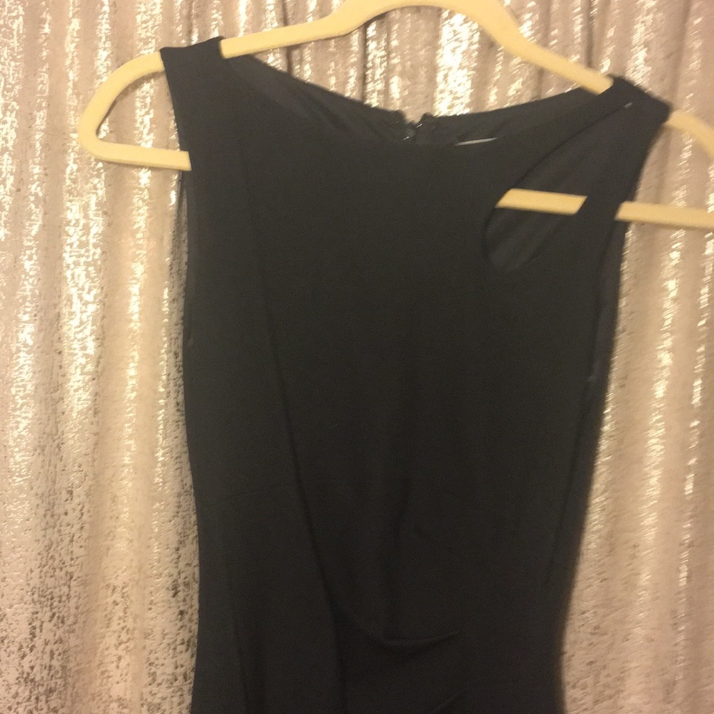 Black dress with keyhole ☀️ final price drop